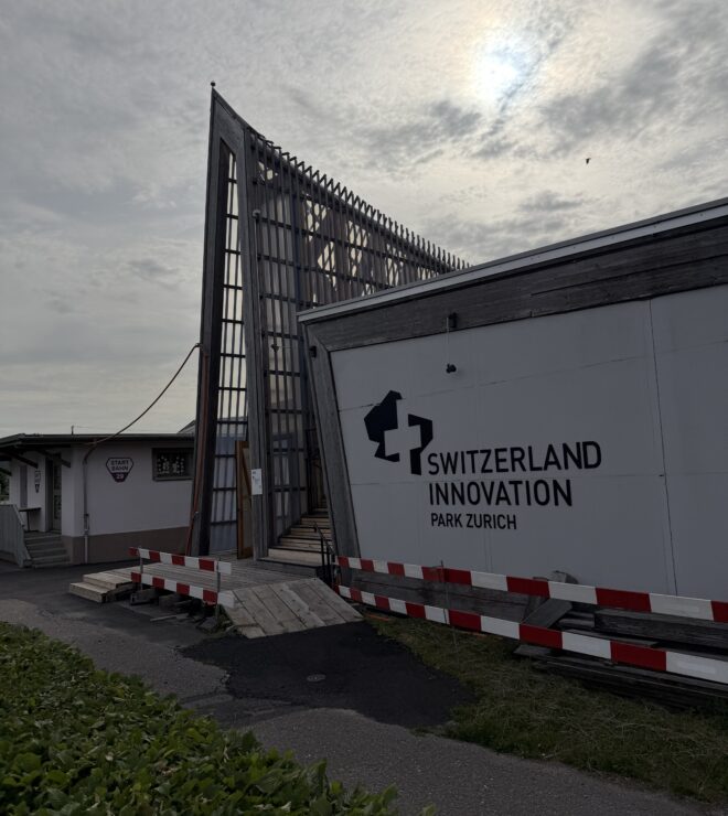 Switzerland Innovation Park Zurich – jeden z punktów wizyty uczestników warsztatów projektu RASCOS realizowanego w ramach II Szwajcarsko -Polskiego Programu Współpracy w zakresie Badań Stosowanych. Ośrodek stanowi część szwajcarskiego ekosystemu innowacji wspierającego rozwój zaawansowanych technologii i współpracę pomiędzy nauką a przemysłem.